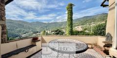 Prestigious historic detached house for sale in Vado