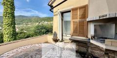 Prestigious historic detached house for sale in Vado