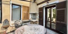 Prestigious historic detached house for sale in Vado