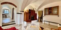 Prestigious historic detached house for sale in Vado