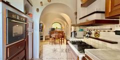 Prestigious historic detached house for sale in Vado