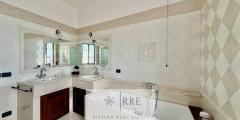Prestigious historic detached house for sale in Vado