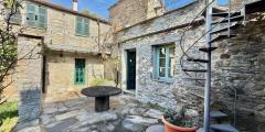 Semi-detached house with terrace overlooking the valley in Aquila d’Arroscia