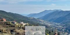 Semi-detached house with terrace overlooking the valley in Aquila d’Arroscia