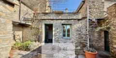 Semi-detached house with terrace overlooking the valley in Aquila d’Arroscia