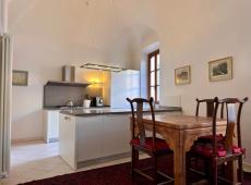 Prestigious period apartment in town centre