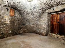 House with stone and wood finishes