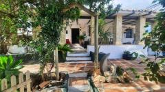 Independent cortijo with sea views — 10 min walk to the beach