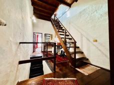 Town house with double terrace and mountain views