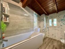 For sale fully renovated detached house with swimming pool, garden in Vessalico