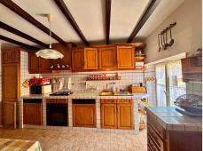 House of 3 apartments, garage, terrace and garden for sale in  Pieve di Teco