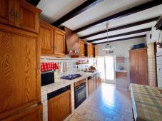House of 3 apartments, garage, terrace and garden for sale in  Pieve di Teco