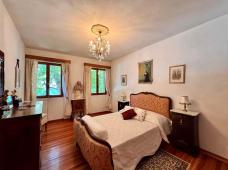 House of 3 apartments, garage, terrace and garden for sale in  Pieve di Teco