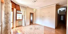Four-bedroom apartment with terrace for sale in Loano