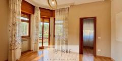 Four-bedroom apartment with terrace for sale in Loano