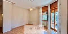 Four-bedroom apartment with terrace for sale in Loano