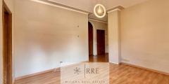Four-bedroom apartment with terrace for sale in Loano