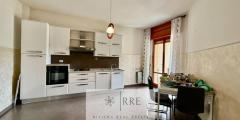 Four-bedroom apartment with terrace for sale in Loano