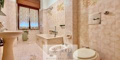 Four-bedroom apartment with terrace for sale in Loano