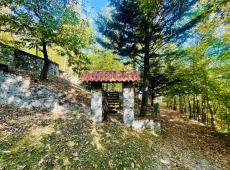 Detached villa with surrounding land for sale  in Ormea, in the Aimoni distric