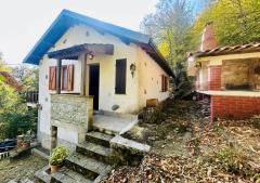 Detached villa with surrounding land for sale  in Ormea, in the Aimoni distric