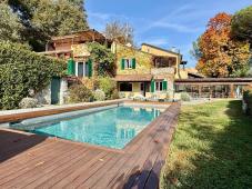 Exclusive villa at the Garlenda Golf Club with a swimming pool