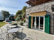 Exclusive villa at the Garlenda Golf Club with a swimming pool