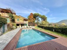 Exclusive villa at the Garlenda Golf Club with a swimming pool