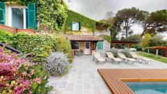 Exclusive villa at the Garlenda Golf Club with a swimming pool