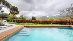 Exclusive villa at the Garlenda Golf Club with a swimming pool
