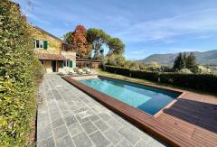 Exclusive villa at the Garlenda Golf Club with a swimming pool