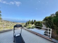 Villa with spectacular panoramic sea view