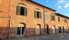 Charmed Townhouse/Villa for Sale in Abbadia di Montepulciano (SI), Tuscany