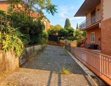 Charmed Townhouse/Villa for Sale in Abbadia di Montepulciano (SI), Tuscany
