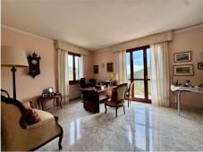 For sale cozy villa with large garden and private sauna with pool in Pontedassio