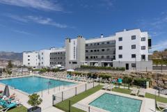 Luxury Ground Floor Apartment with Sea Views and Private Garden, Mijas