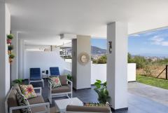 Luxury Ground Floor Apartment with Sea Views and Private Garden, Mijas