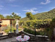 Two-story independent apartment with driveway courtyard, garden  for sale  in Stellanello, San Loren