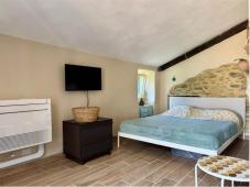 Two-story independent apartment with driveway courtyard, garden  for sale  in Stellanello, San Loren