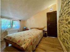 Two-story independent apartment with driveway courtyard, garden  for sale  in Stellanello, San Loren
