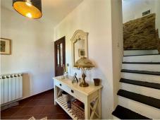 Two-story independent apartment with driveway courtyard, garden  for sale  in Stellanello, San Loren