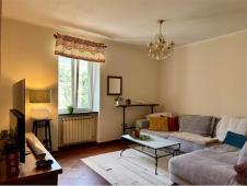 Two-story independent apartment with driveway courtyard, garden  for sale  in Stellanello, San Loren