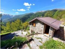 For sale Typical local mountain house, isolated and with private surrounding land