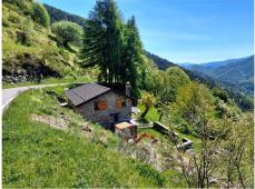 For sale Typical local mountain house, isolated and with private surrounding land