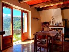 For sale Typical local mountain house, isolated and with private surrounding land