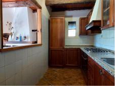 For sale Typical local mountain house, isolated and with private surrounding land