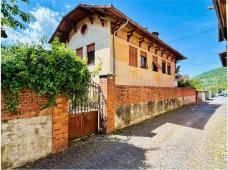 For sale Detached Period Villa with Garden In the heart of Garessio