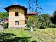 For sale  Detached Period Villa with Garden In the heart of Garessio