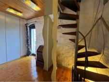 For sale Two-level village house with storage room and land in the characteristic medieval hamlet of
