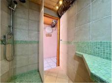 For sale Two-level village house with storage room and land in the characteristic medieval hamlet of